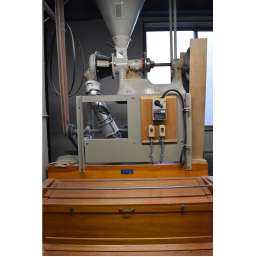 金属臼製粉機(粗挽き)